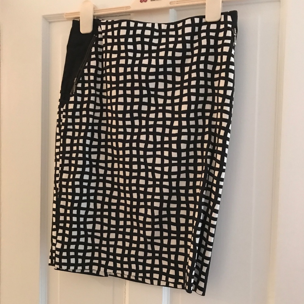 Black and White Print Pencil Skirt